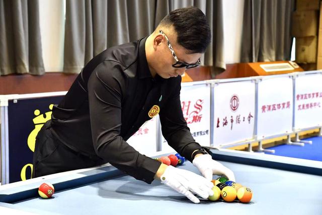 穆阿尼和埃 穆阿尼和埃