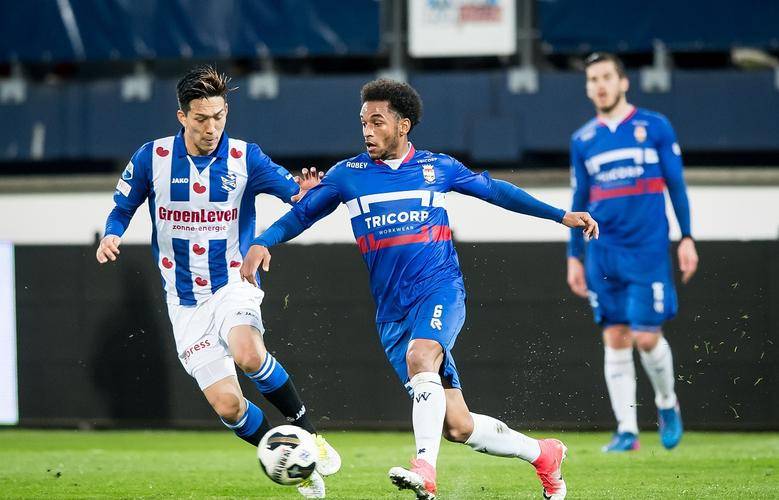 更彰显了综 更彰显了综