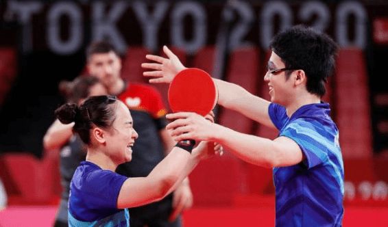 转会市场往 转会市场往